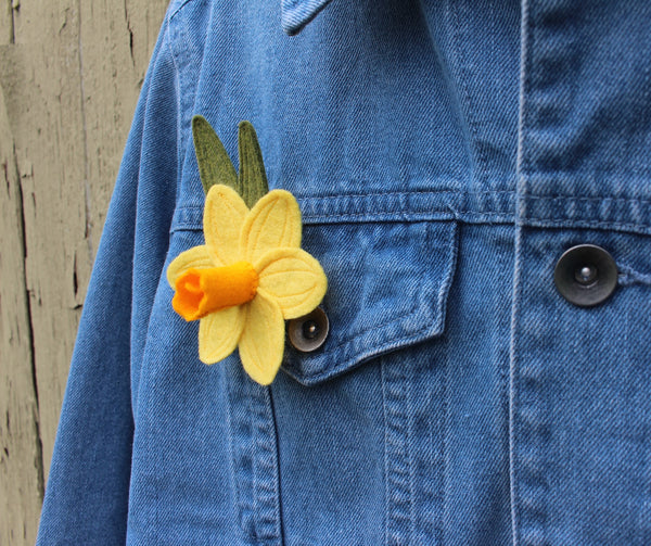 Felt Pin: Yellow Daffodil