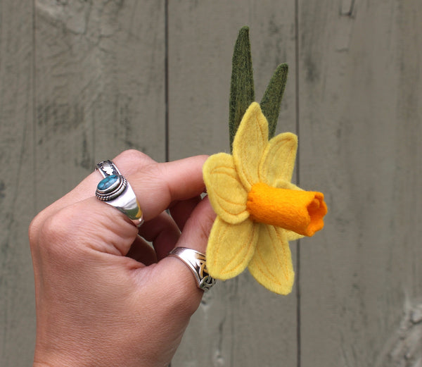 Felt Pin: Yellow Daffodil