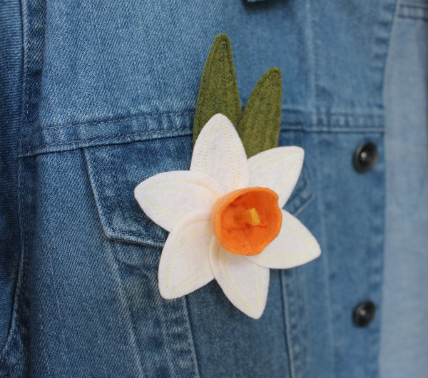 Felt Pin: White Daffodil