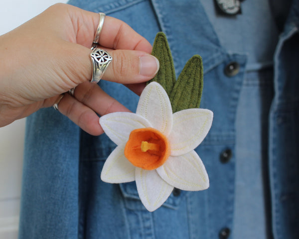 Felt Pin: White Daffodil